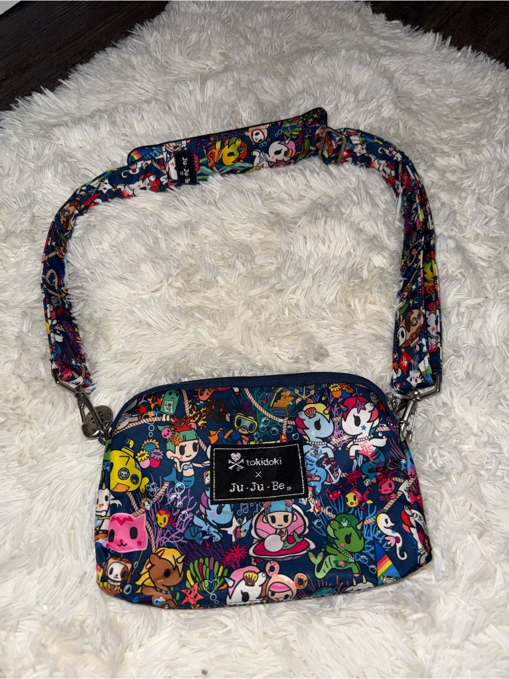 JuJuBe x tokidoki Crossbody Bag – Ocean/Underwater Print – Adjustable Strap - Picture 3 of 7
